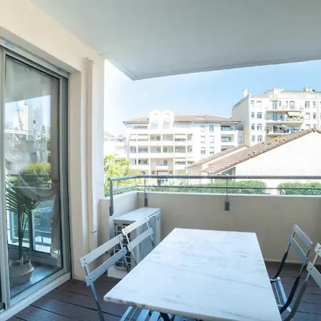 Apartment Modern With Terrace And Parking *